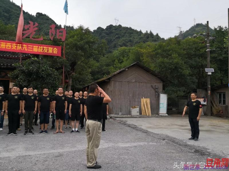 亲爱的战友情感故事