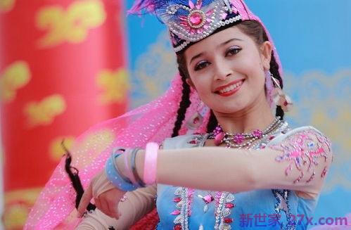 赞美新疆姑娘的词句 描写新疆女孩外貌的句子都有哪些