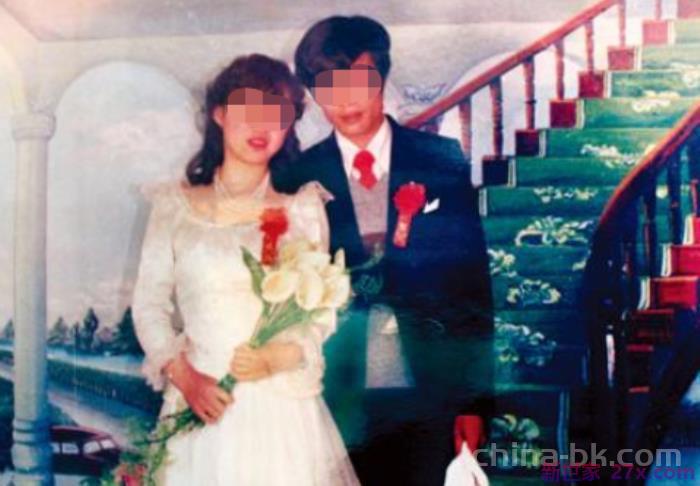 怀疑老婆出轨吵架要怎么道歉(怒而对其动手并要求跪地道歉)
