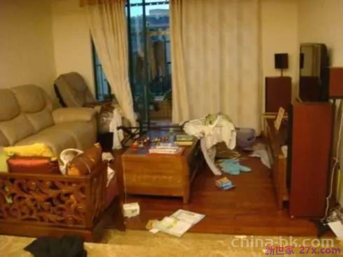 怀疑老婆出轨吵架要怎么道歉(怒而对其动手并要求跪地道歉)