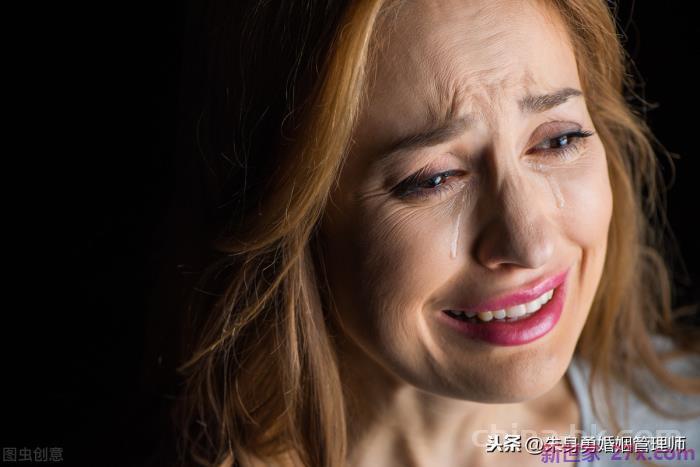 老公一再出轨妻子怎样对付(妻子如何摆脱阴影和折磨)