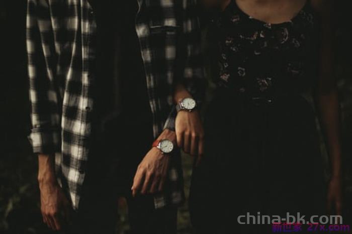 老公与小三没断的表现(男人没放下小三的表现)