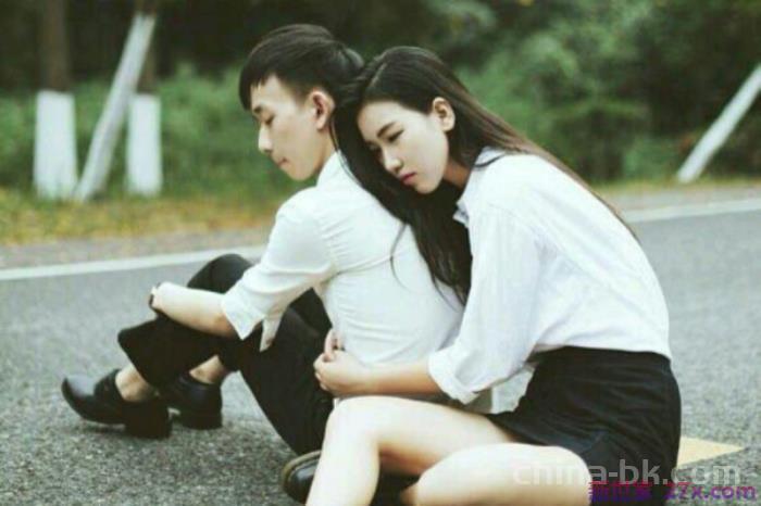 一方坚持离婚一方不离怎么办(另一方就是不愿意离怎么办)