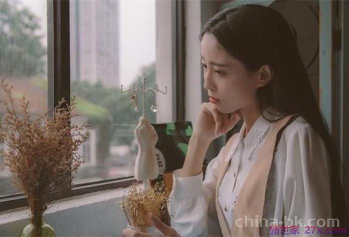 男人在情人面前称呼老婆为她(一个男人怎么称呼你)