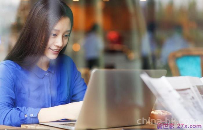 怎么跟陌生男孩子聊天技巧（怎样和陌生人进行愉快的聊天）