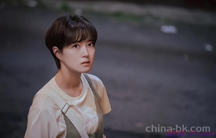 二婚女人朋友圈发孩子(晒朋友圈刺痛前夫的心)