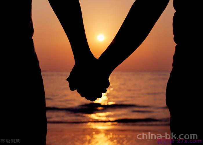 婚后彼此应该有小秘密吗(夫妻间该不该有秘密)