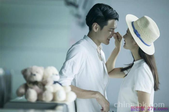 老婆玩暧昧要监视她吗(丈夫发现妻子和异性有暧昧关系)