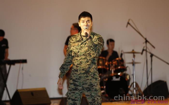 林允儿男朋友(与林允儿相恋一年却分手)