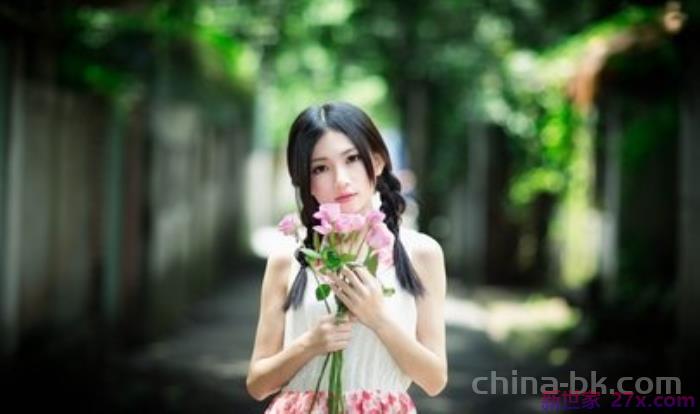 女人真正放下你的表现(她会有什么样的表现)