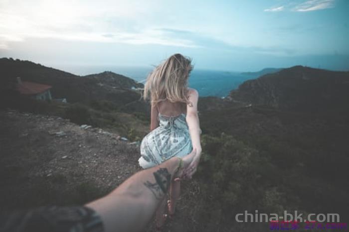 老婆出轨挽回的正确方式(老婆出轨老公聪明做法)