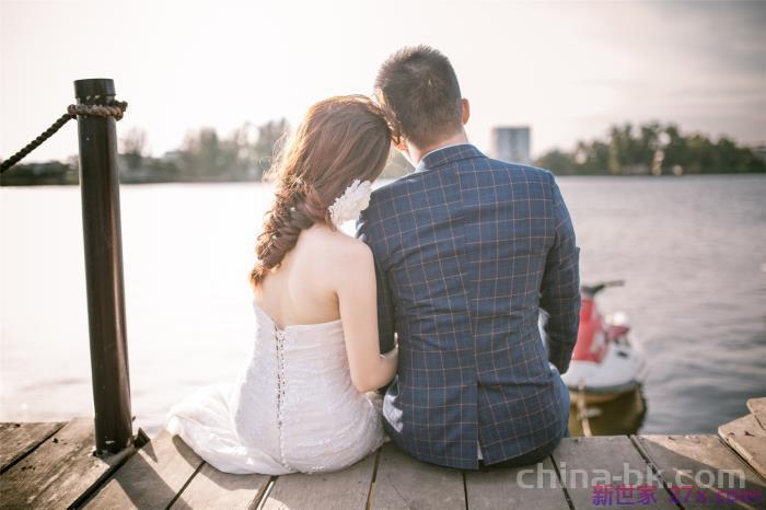 已婚了喜欢上别的男的怎么办(已婚女人爱上别的男人怎么办)