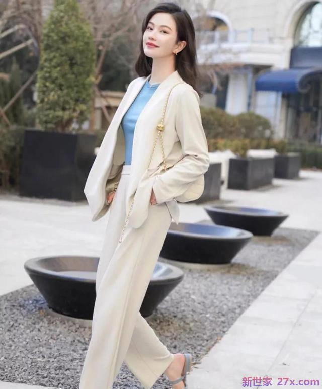知性帅气的女人穿搭分享，简单大方提升你的女神，实用百搭。