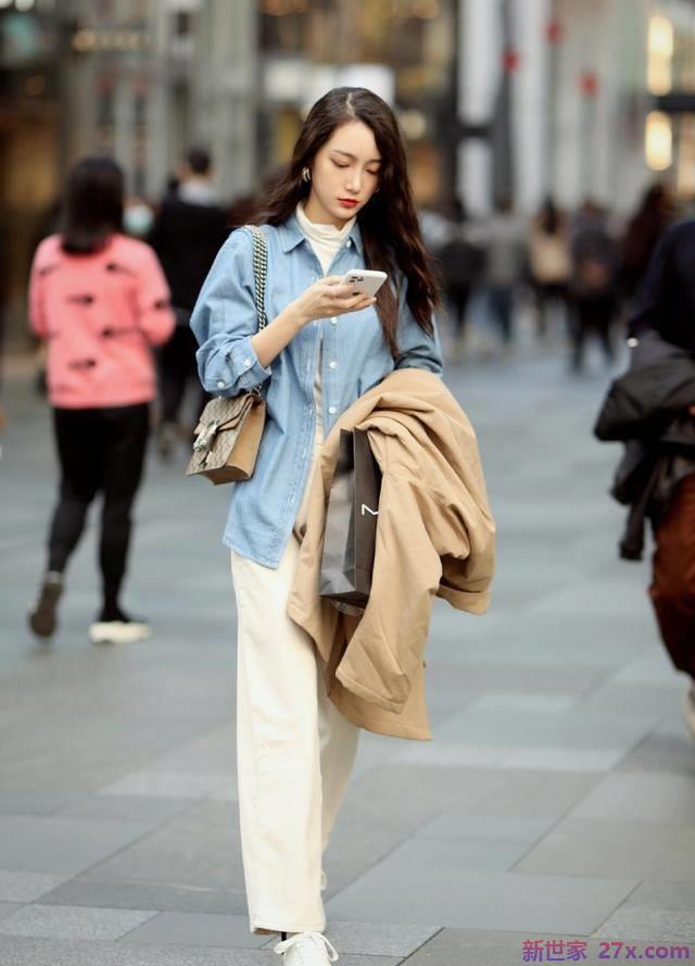 看街拍，还是去成都吧！美女“逛街穿”简单高级，对眼睛好。
