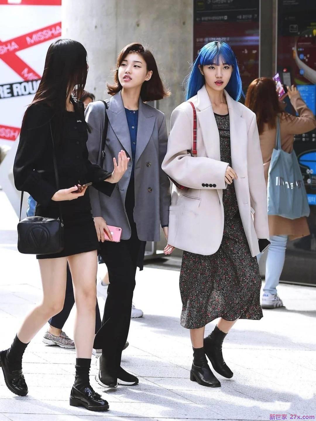 想穿时尚帅气的衣服，就来看看韩国小姐的秋季街拍吧。真的很漂亮。