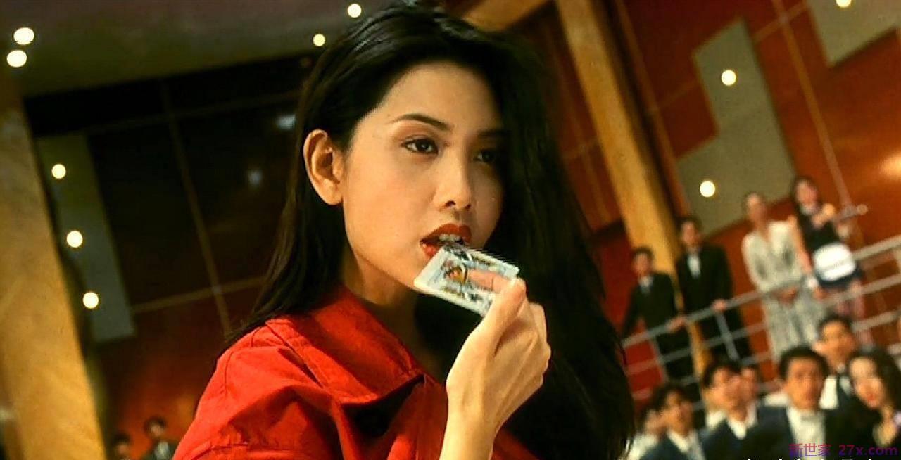 邱淑贞的女儿沈约再次登上时尚杂志，颜值与母亲持平，被称为第二代最美明星。